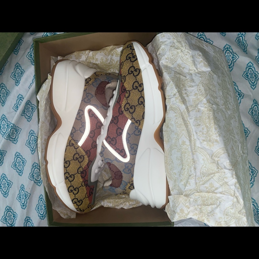 Gucci sneakers size 38